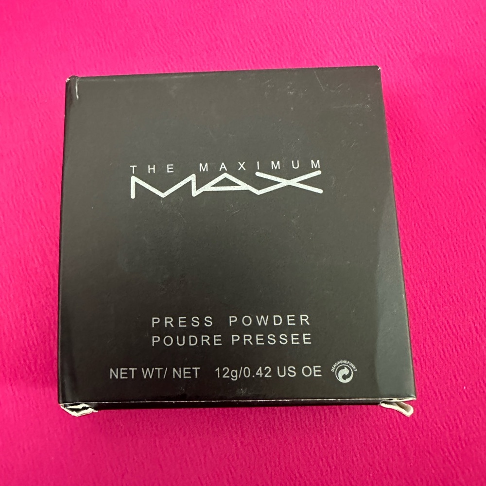 THE MAXIMUM MAX - Natural Beige Press Powder Compact with mirror! Net wt…